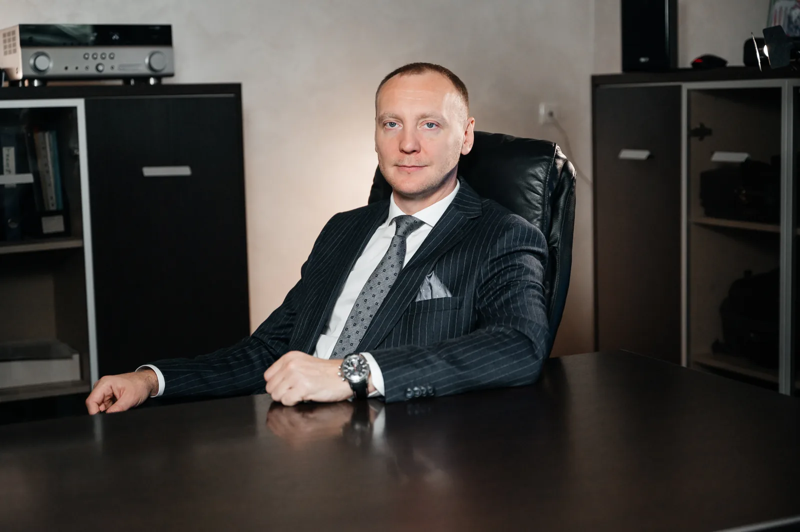 Декоративное фоновое фото для страницы об арбитражном взыскании задолженности